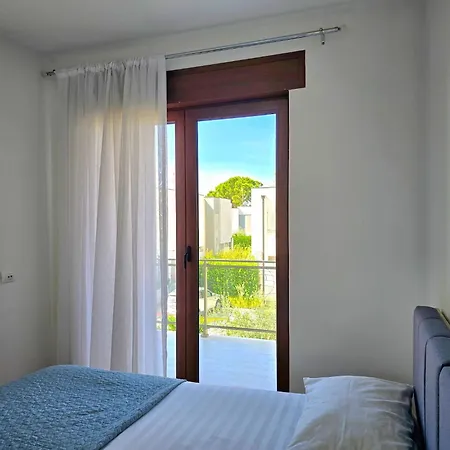 Inviting With Garden Plazhi San Pietro