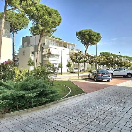 Villa Inviting With Garden Plazhi San Pietro