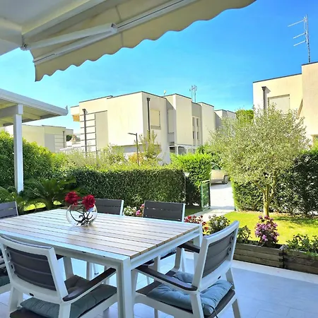 Villa Inviting With Garden