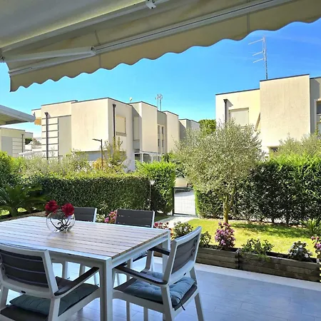 Inviting With Garden *